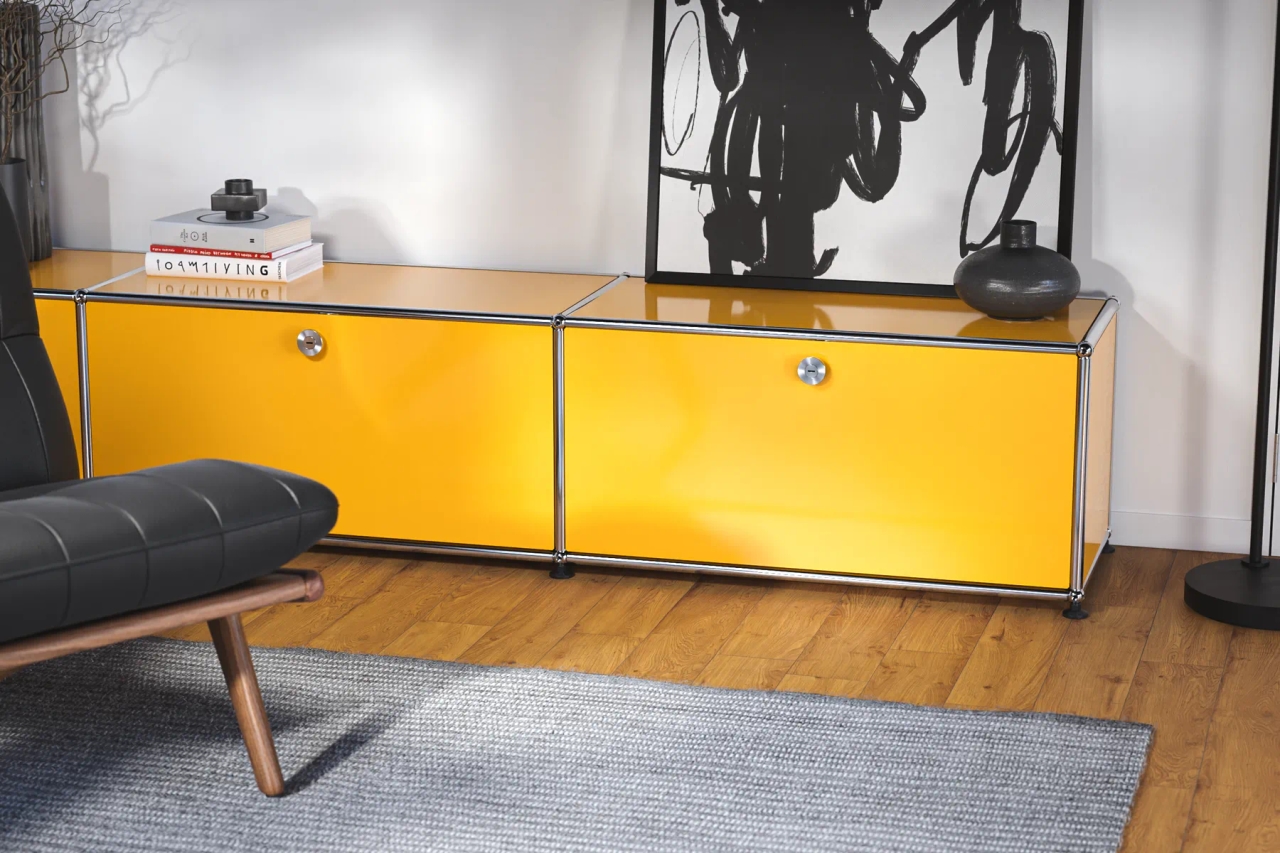 USM Haller Lowboard in Goldgelb
