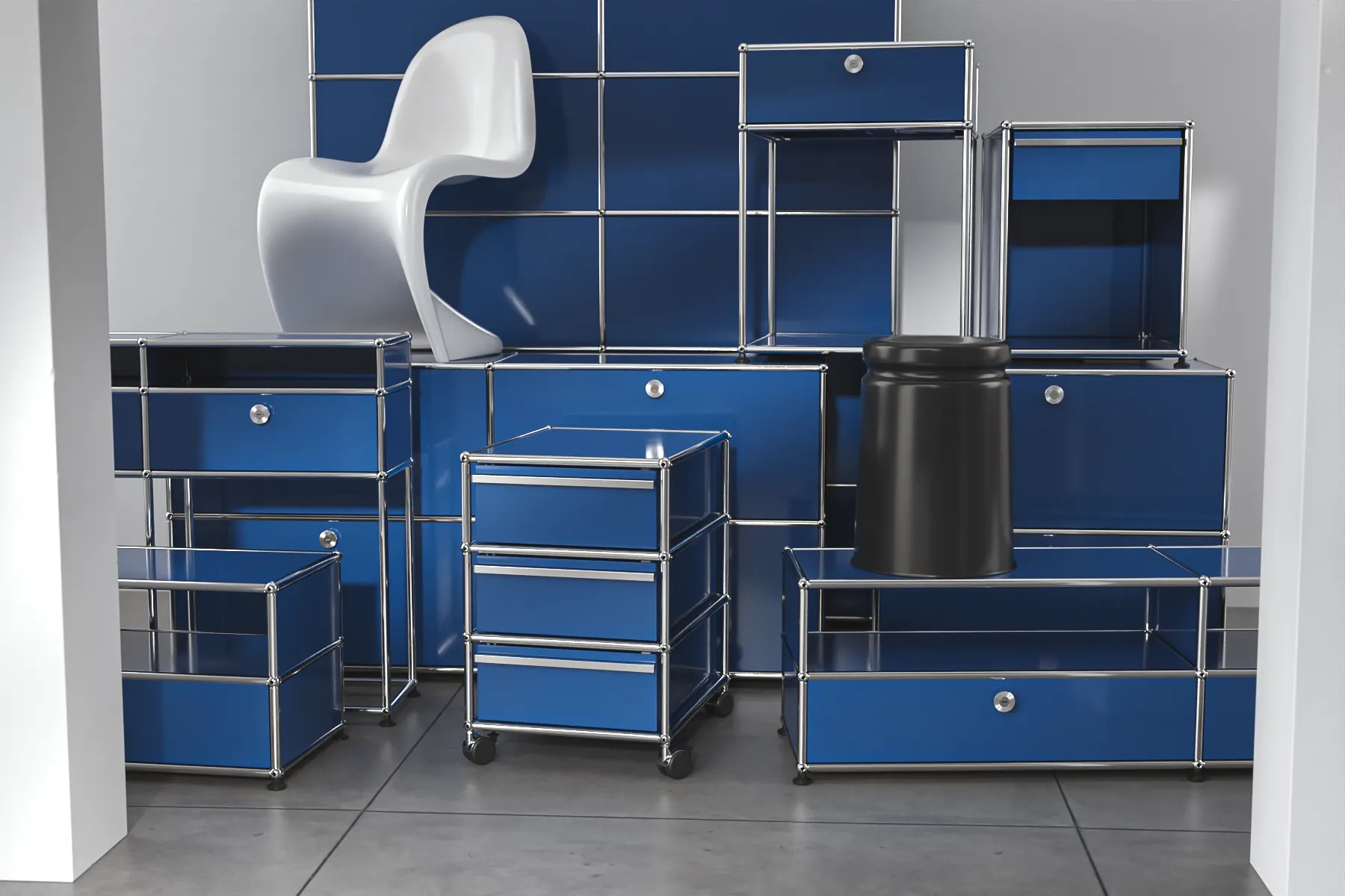 Einige USM Haller Möbel in Enzianblau