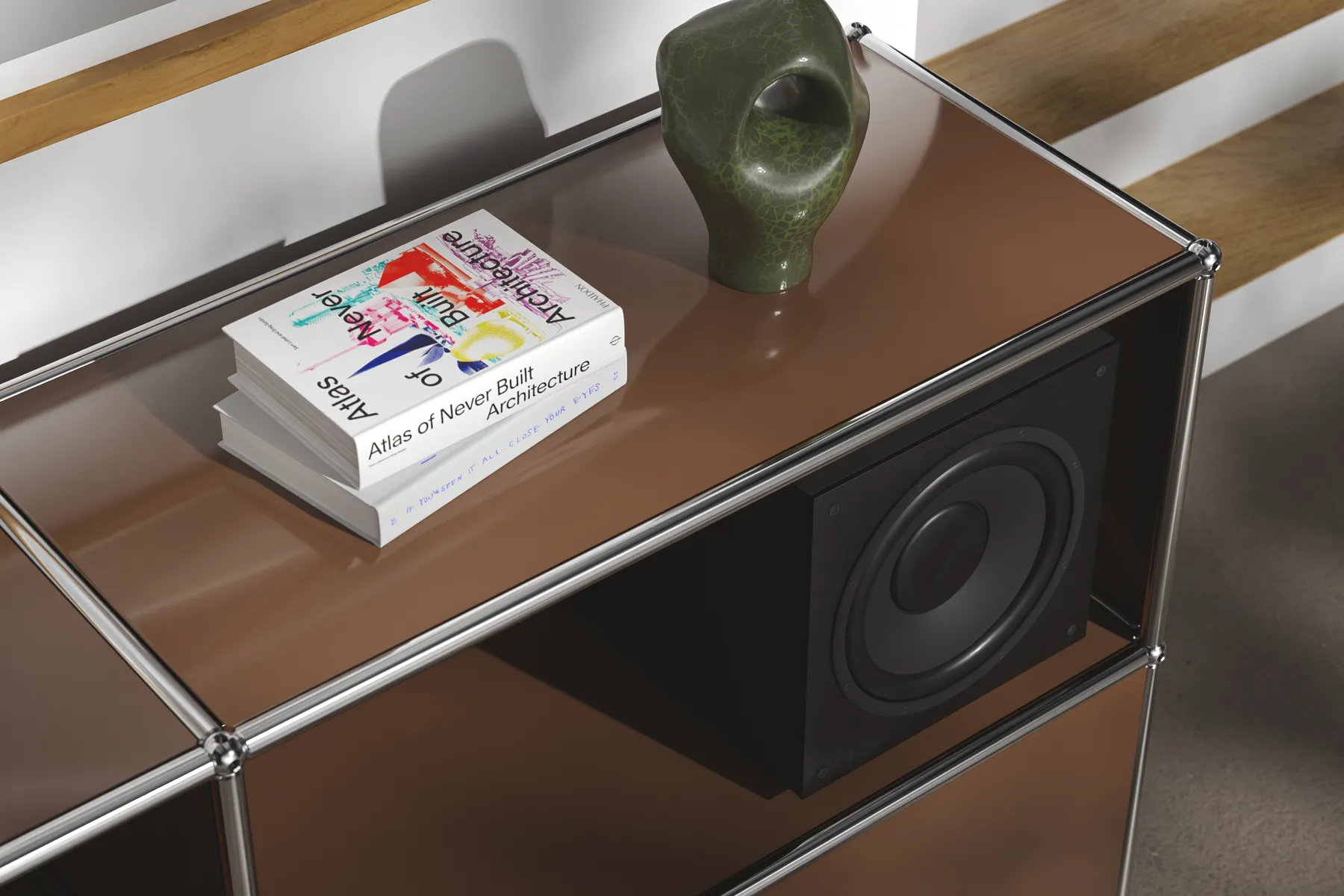 Nahansicht von USM Haller Sideboard mit offenen 2 Fächern in Braun