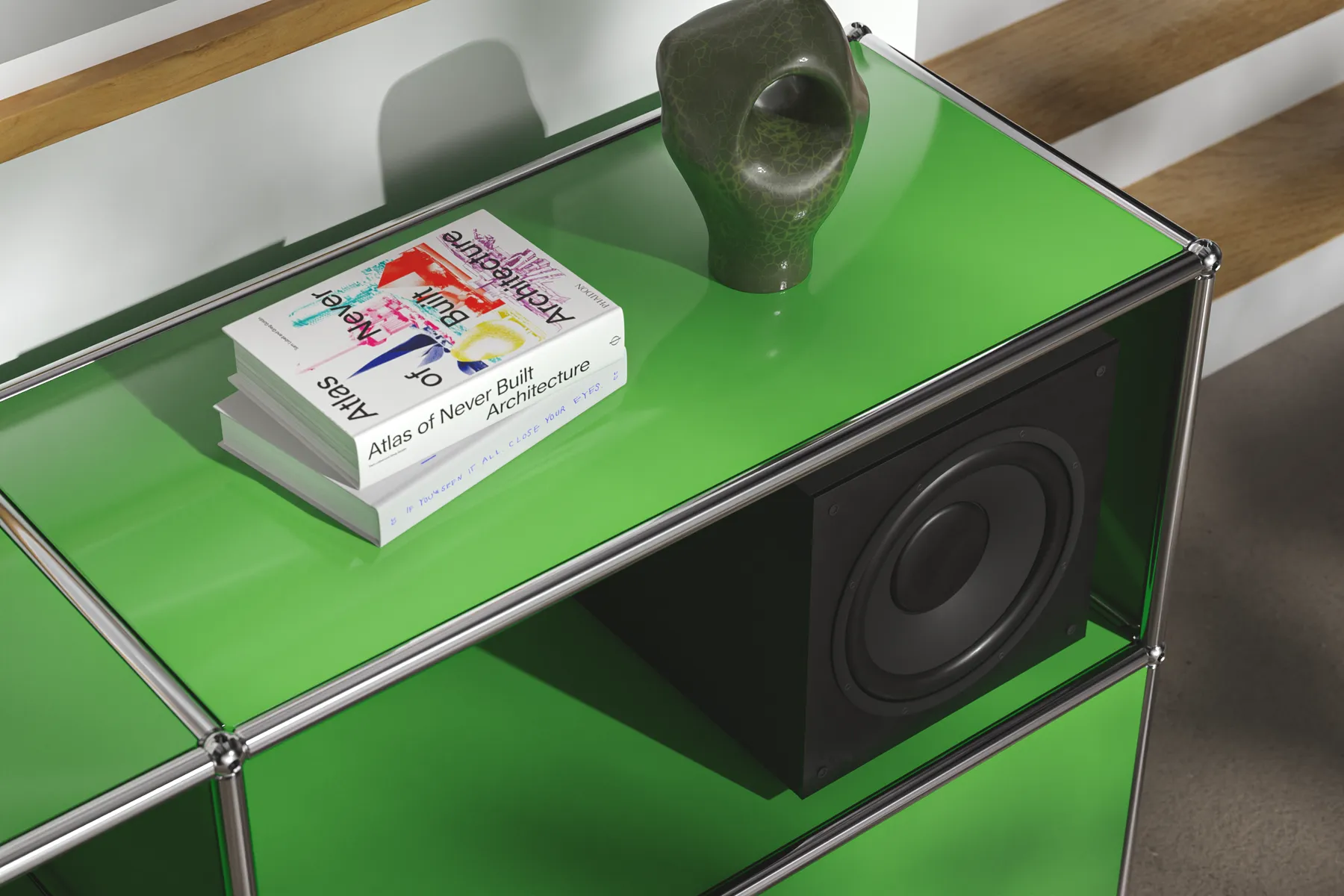 Nahansicht von USM Haller Sideboard mit offenen 2 Fächern in Grün