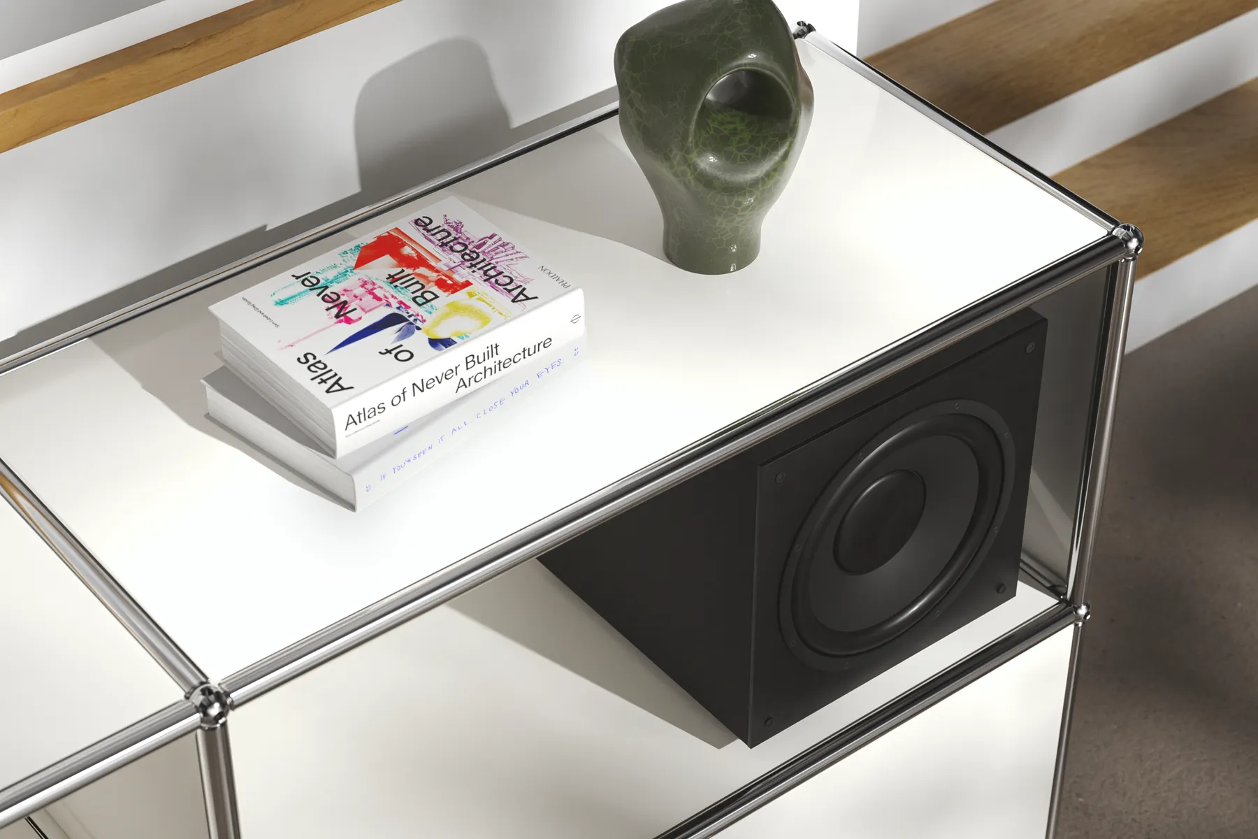 Nahansicht von USM Haller Sideboard mit offenen 2 Fächern in Reinweiß
