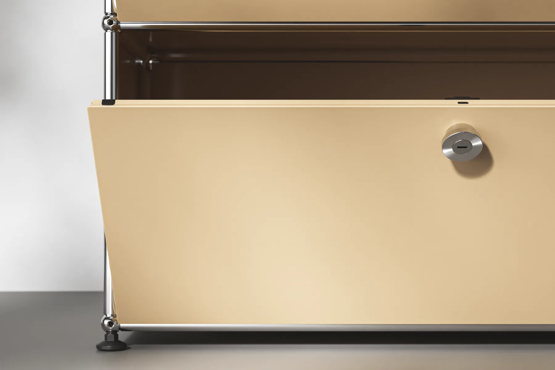 Offene USM Haller Klapptür mit Standardgriff in Beige