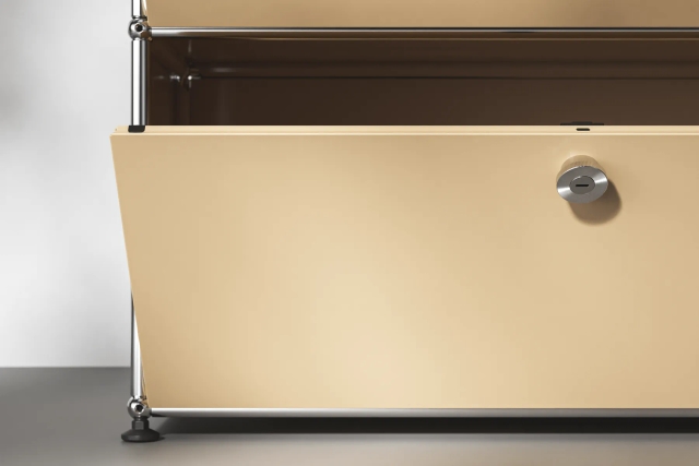 Beige tuer