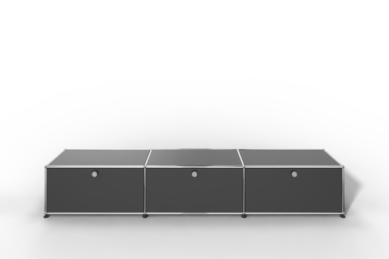 USM Lowboard mit 3 Klapptüren Produktbild