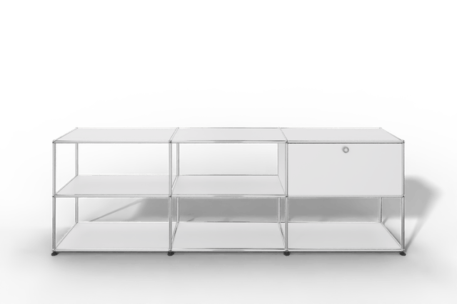 USM Haller Sideboard offen mit einer Klapptüre