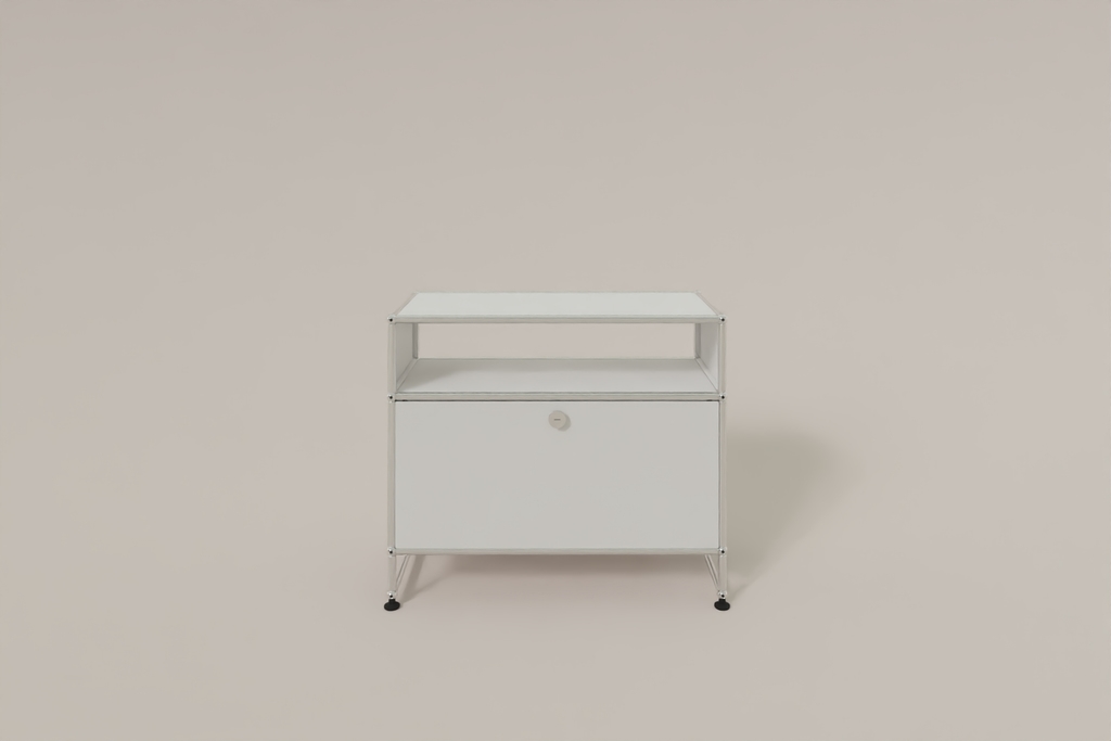 USM Haller Sideboard auf Sockel mit einer Klapptüre Produktbild