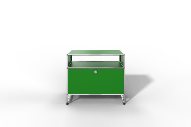 USM Haller Sideboard auf Sockel mit einer Klapptüre