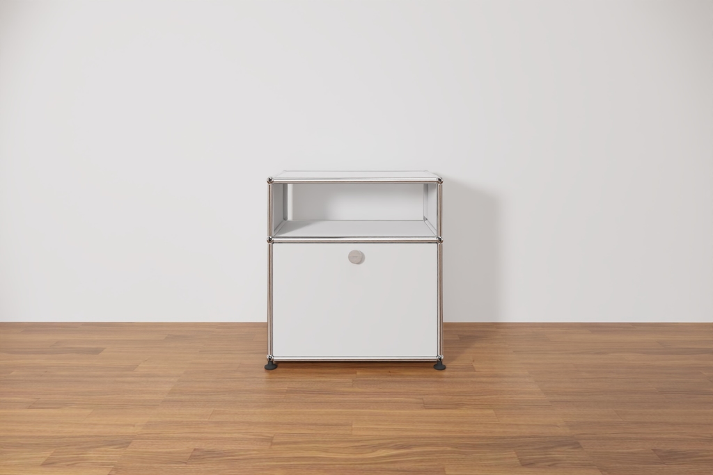 Original USM Haller Beistelltisch mit einer Klapptüre Produktbild