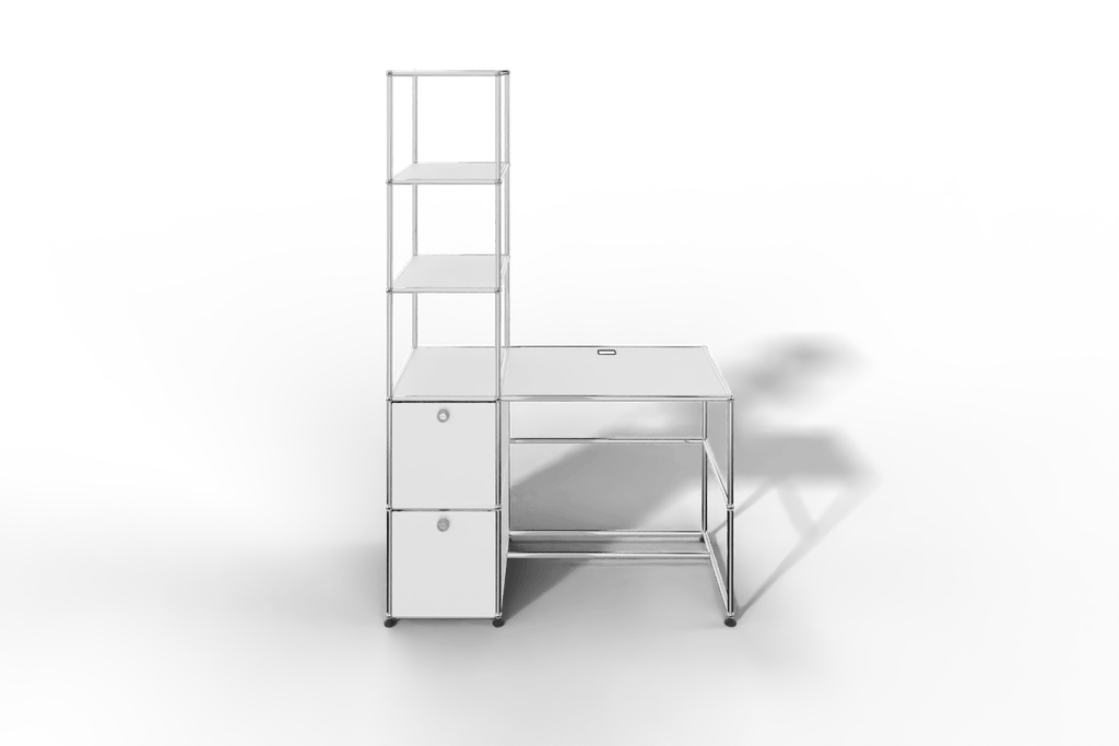 Arbeitsplatz mit zwei Klapptüren und Regal