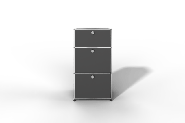 USM Haller schmales Highboard mit 3 Klapptüren.
