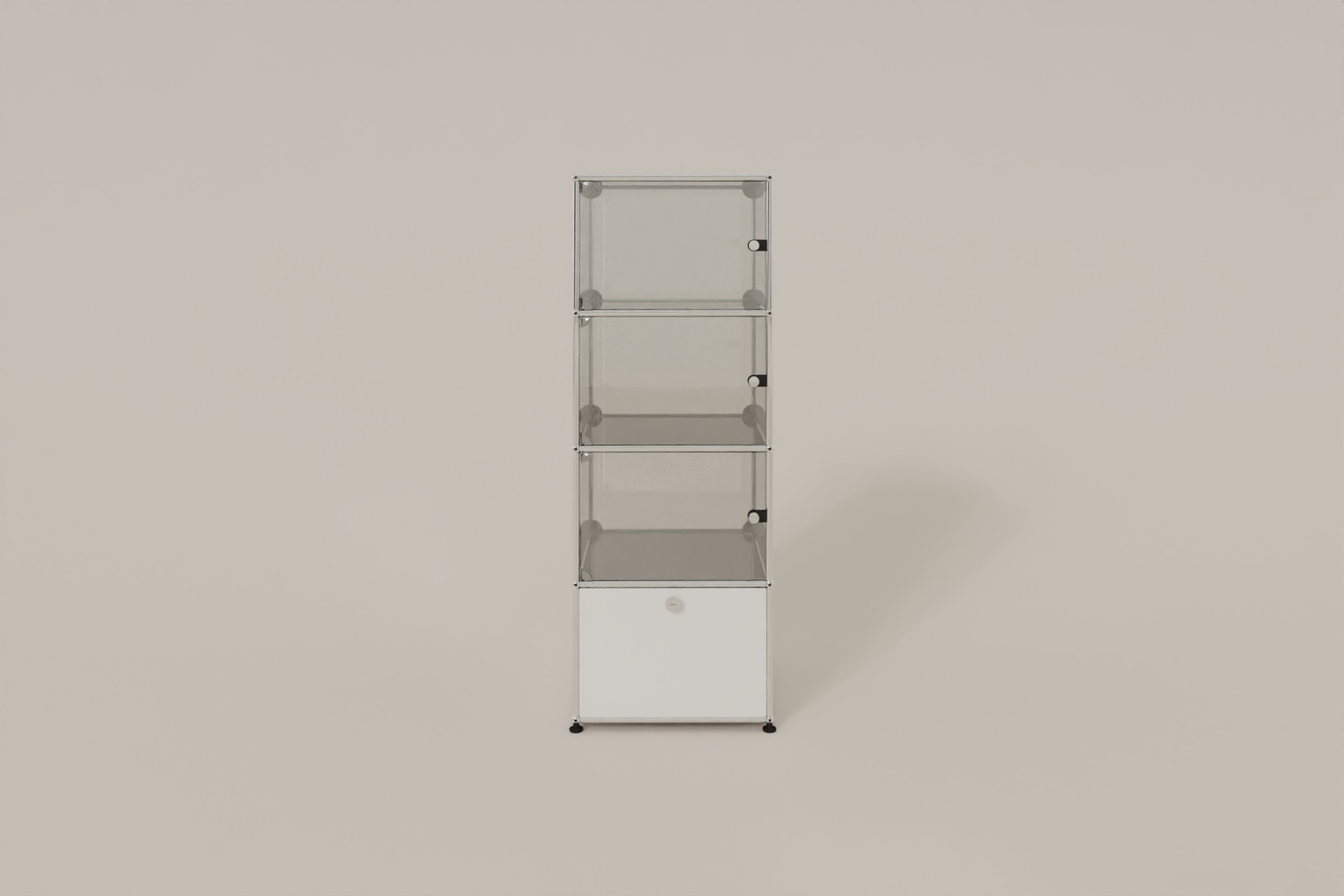 USM Haller Glasvitrine mit 3 Glastüren und 1 Klapptüre Produktbild