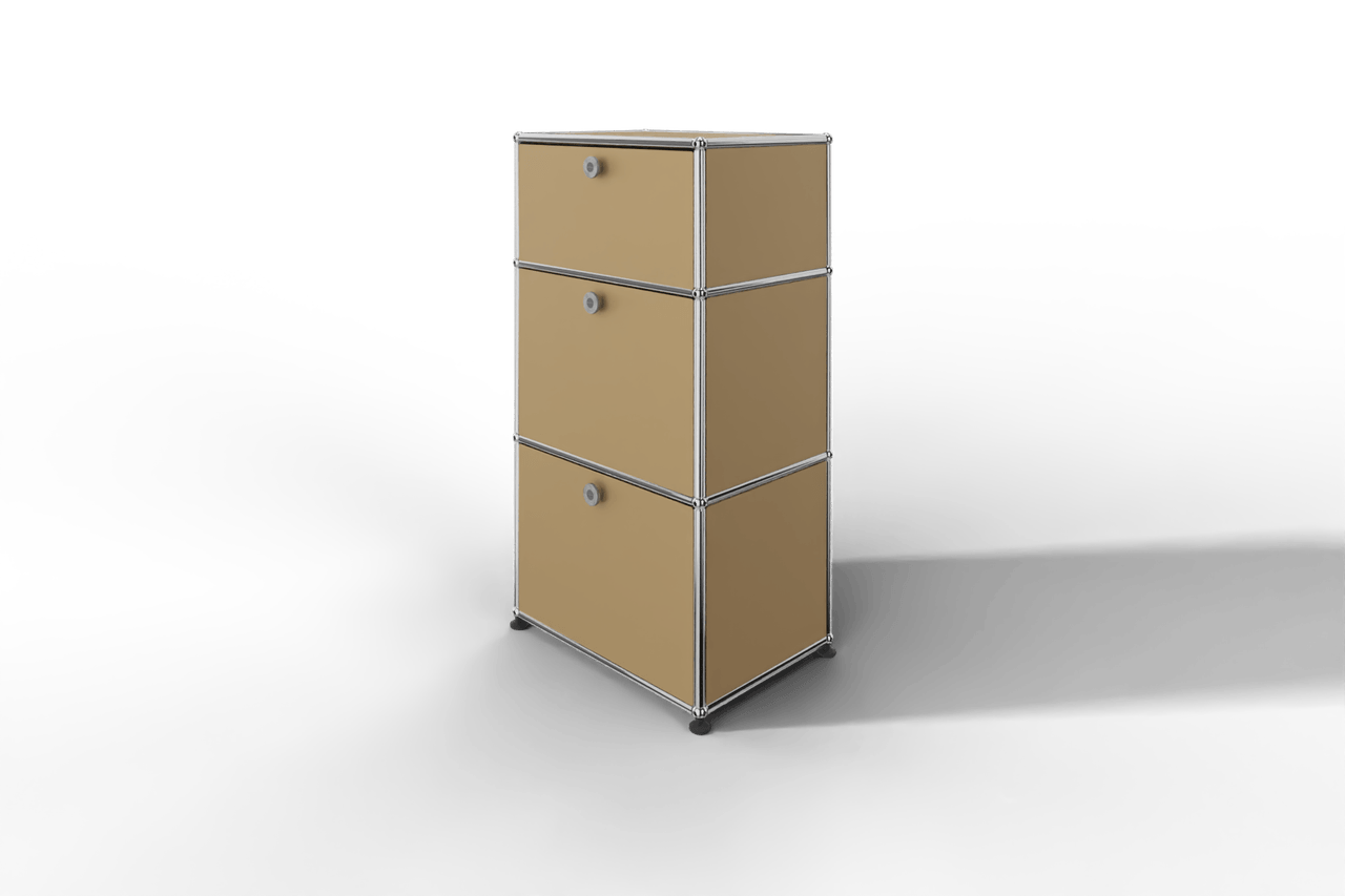USM Haller schmales Highboard mit 3 Klapptüren. Produktbild