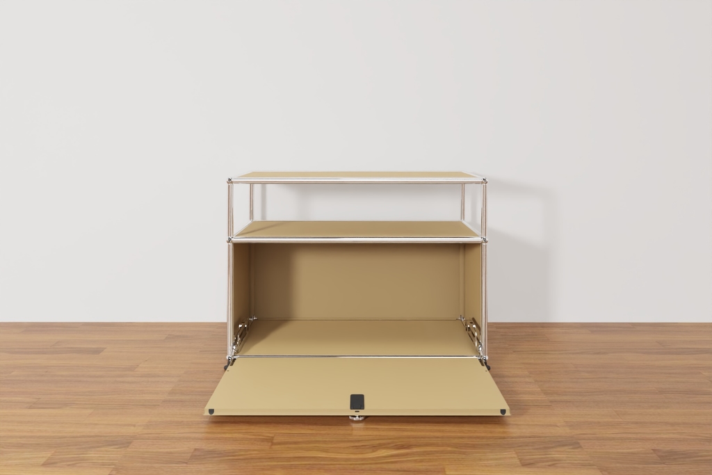 USM Haller Lowboard mit zusätzlicher Ebene in Beige, Ausstellungsstück Produktbild
