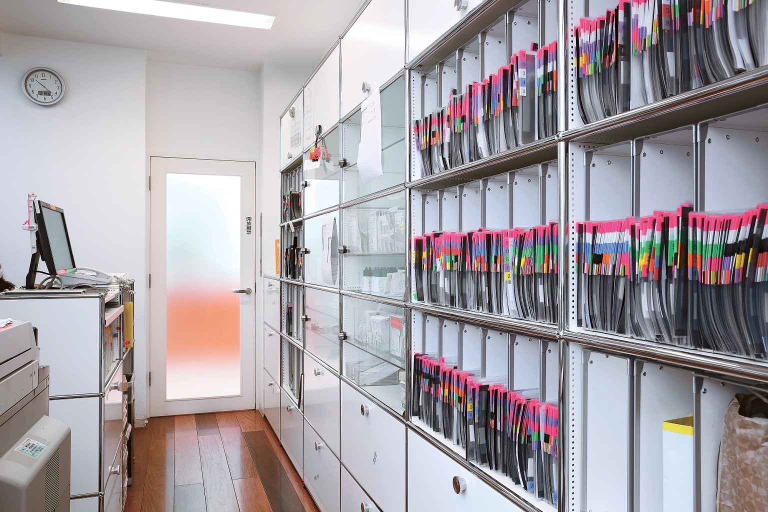 Perfekt angepasster Stauraum für die Praxis