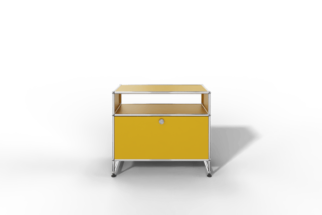 USM Haller Sideboard auf Sockel mit einer Klapptüre