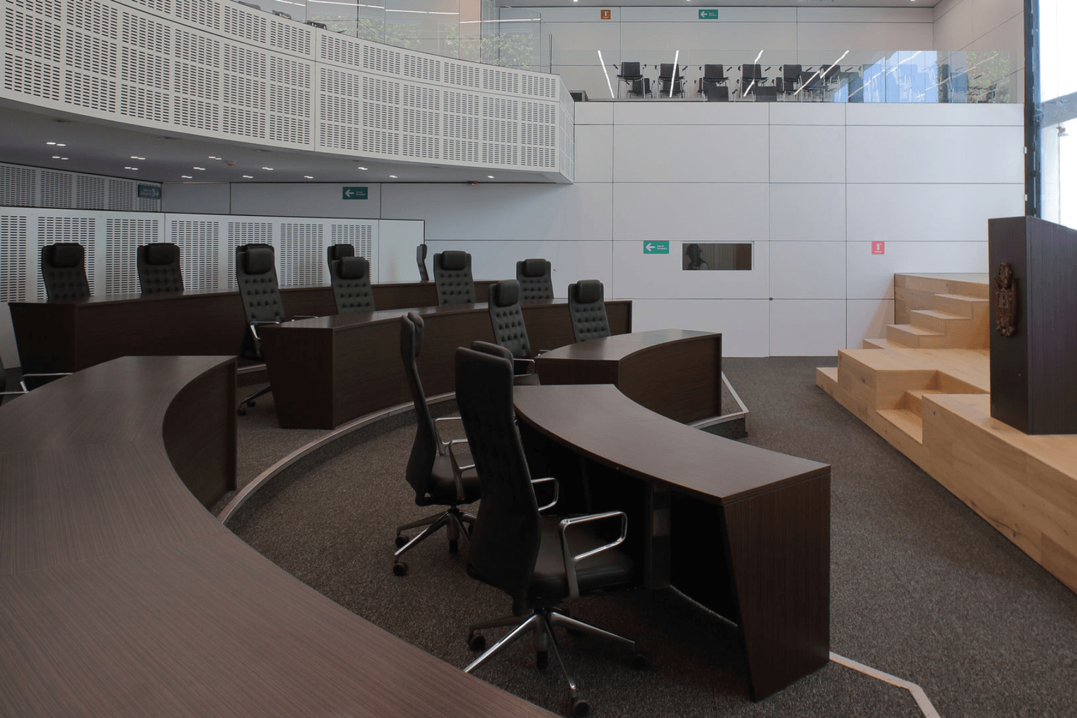 Vitra Drehstuhl ID-Trim L *Medium* Leder, Ringarmlehnen Produktbild