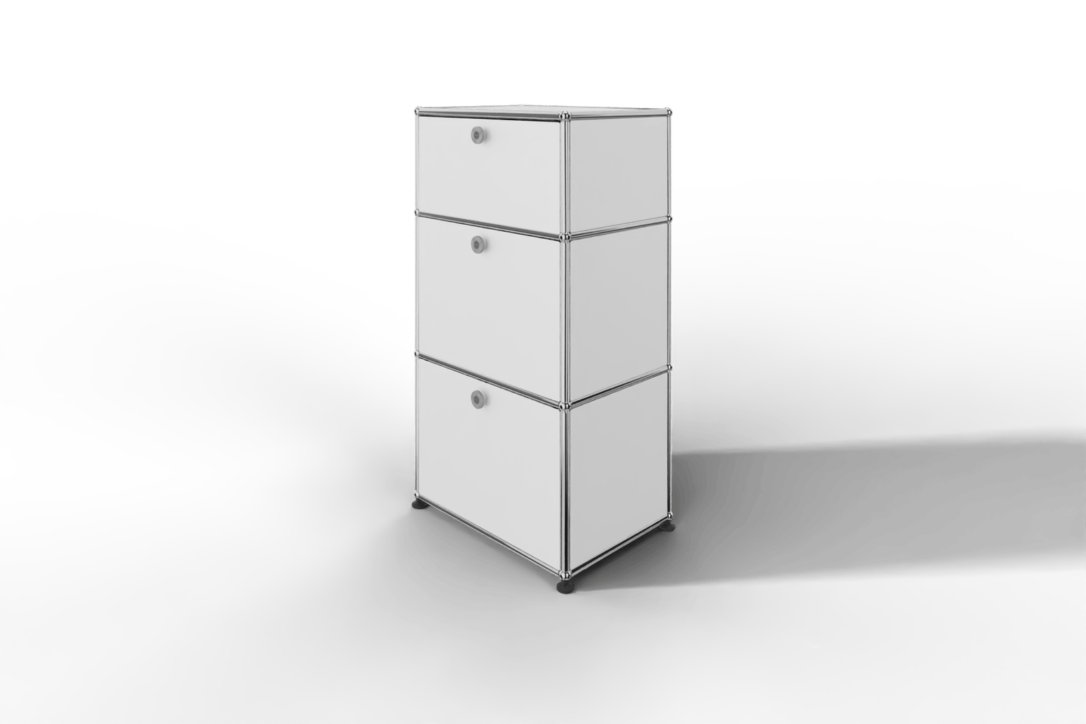 USM Haller schmales Highboard mit 3 Klapptüren. Produktbild