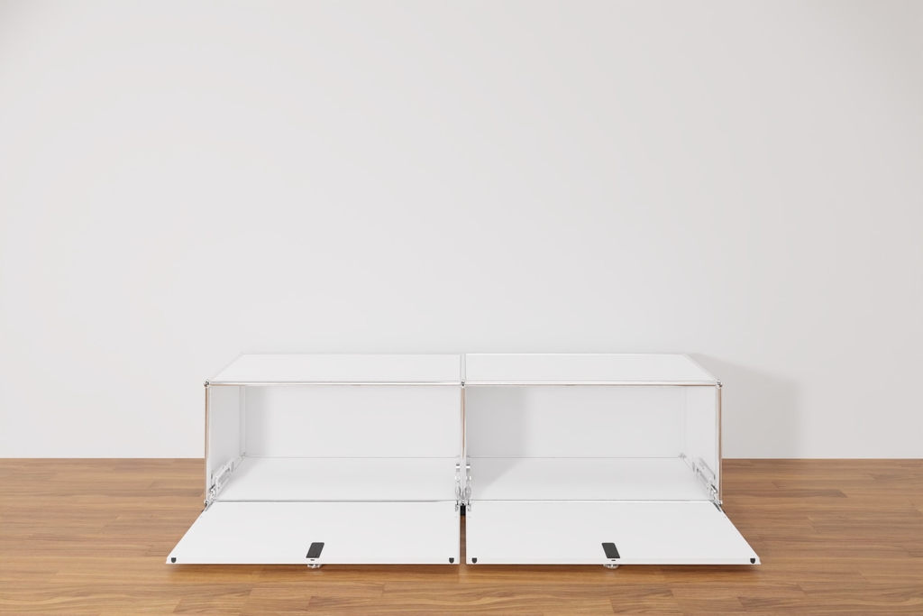 USM Haller Lowboard mit 2 Klapptüren in Reinweiss, Ausstellungsstück Produktbild