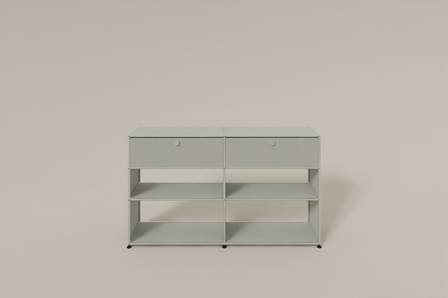 USM Haller Highboard mit 4 offenen Fächern und 2 niedrigen Klapptüren Produktbild