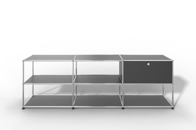 USM Haller Sideboard offen mit einer Klapptüre