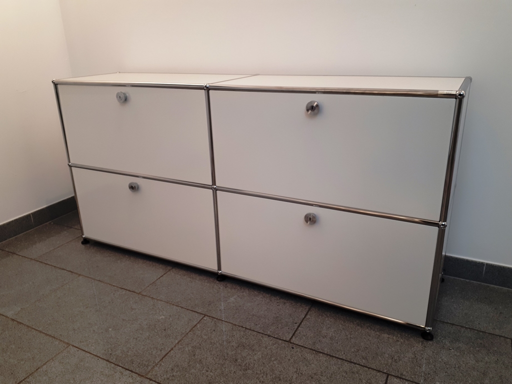 Original USM Haller Sideboard mit 4 Klapptüren in 24-reinweiss Produktbild
