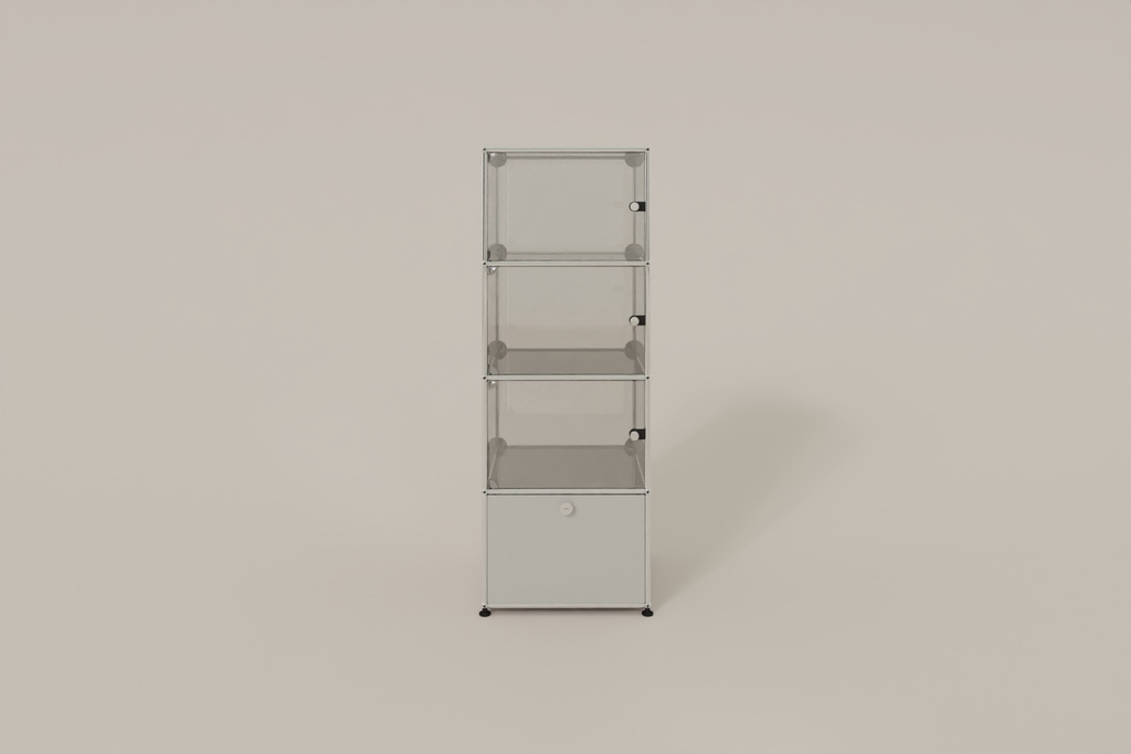 USM Haller Glasvitrine mit 3 Glastüren und 1 Klapptüre Produktbild