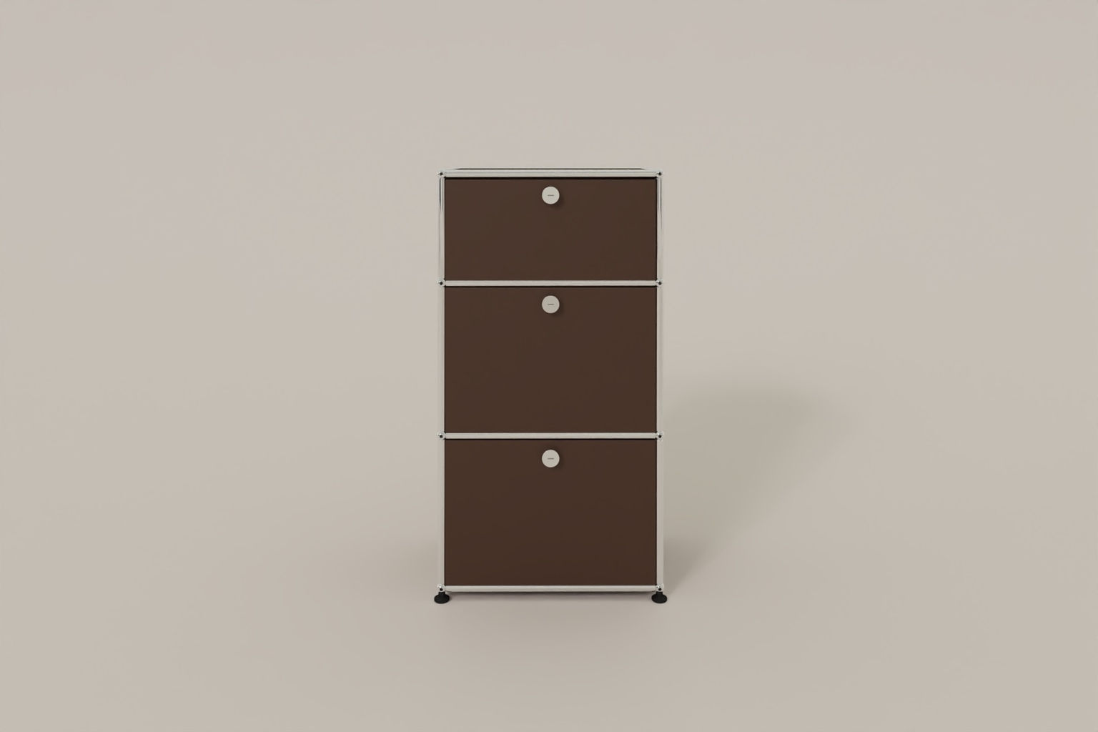 USM Haller schmales Highboard mit 3 Klapptüren. Produktbild