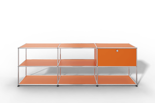 USM Haller Sideboard offen mit einer Klapptüre