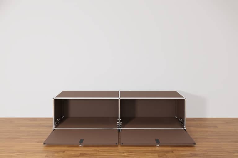 USM Haller Lowboard mit 2 Klapptüren in Braun, Ausstellungsstück Produktbild