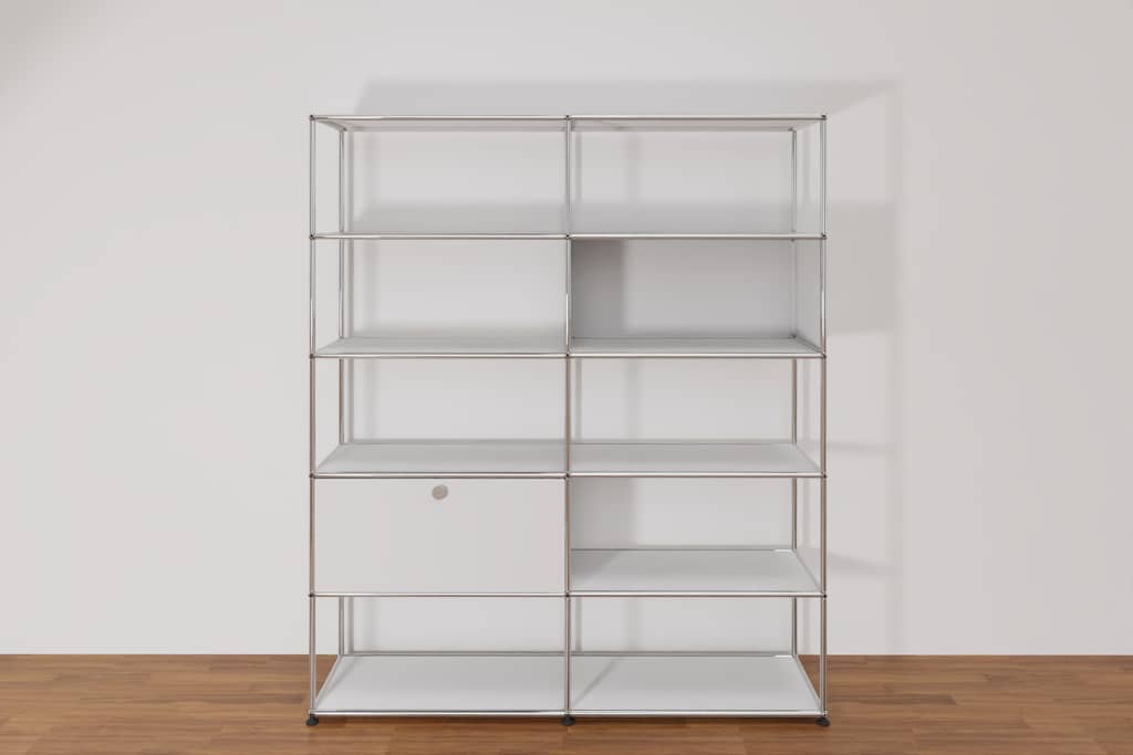Original USM Haller Regalwand, offene und geschlossene Fächer kombiniert