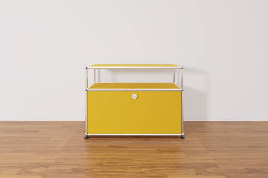 USM Haller Lowboard mit zusätzlicher Ebene in Goldgelb, Ausstellungsstück