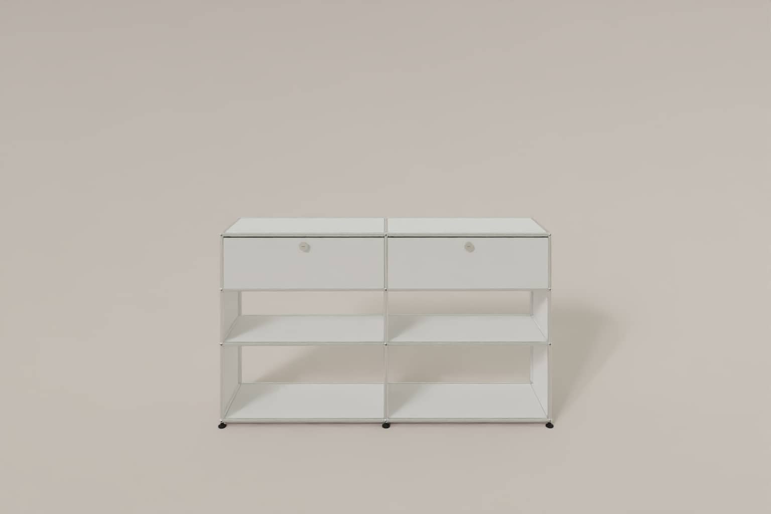 USM Haller Highboard mit 4 offenen Fächern und 2 niedrigen Klapptüren Produktbild