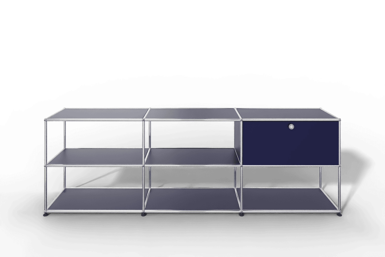 USM Haller Sideboard offen mit einer Klapptüre