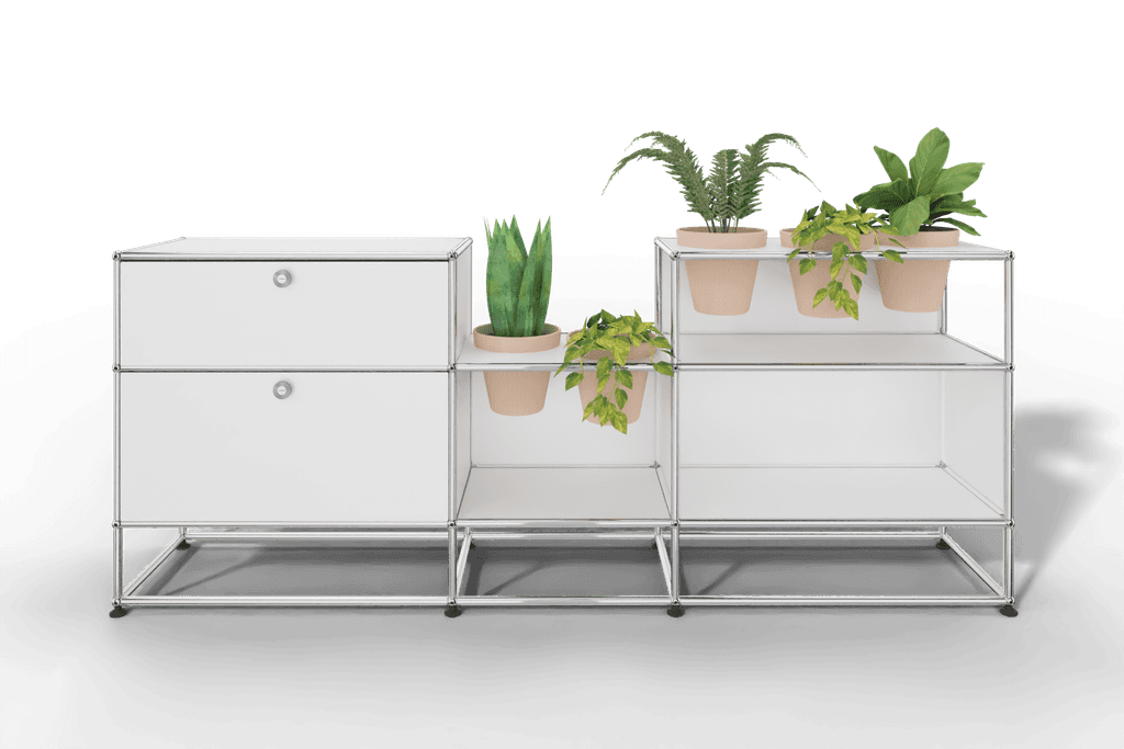 Sideboard mit Pflanzeneinlage