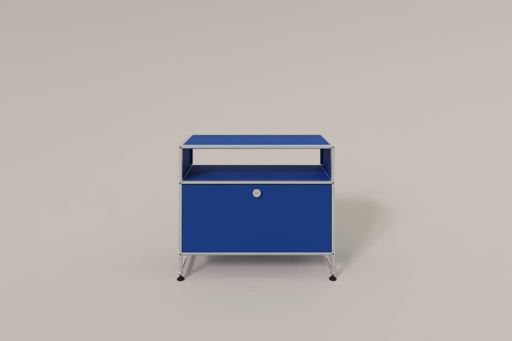 Sideboard auf Sockel mit einer Klapptüre
