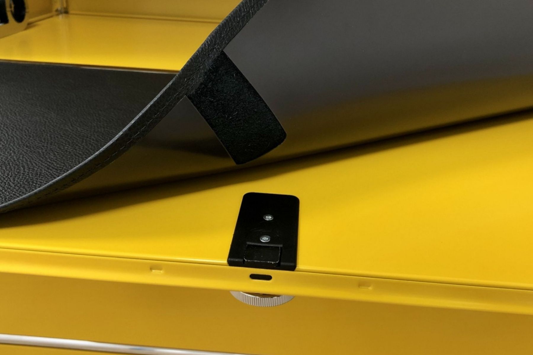 Magnet- Lederauflage für USM-Haller Sekretär Produktbild