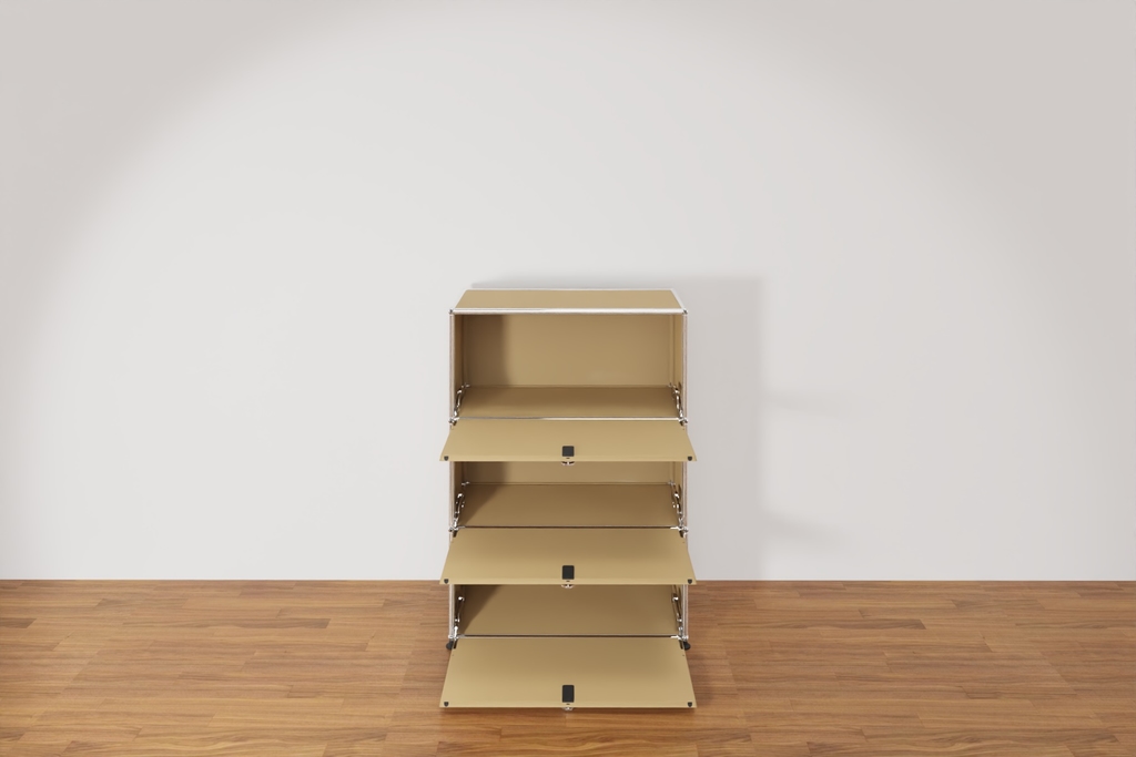 USM Haller Highboard in Beige mit 3 Klapptüren, Ausstellungsstück Produktbild