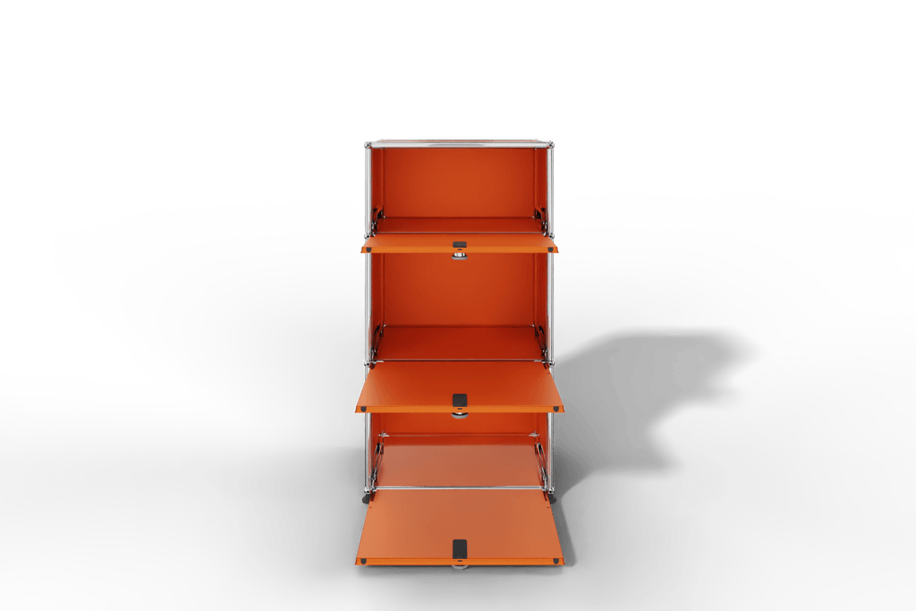 USM Haller schmales Highboard mit 3 Klapptüren. Produktbild