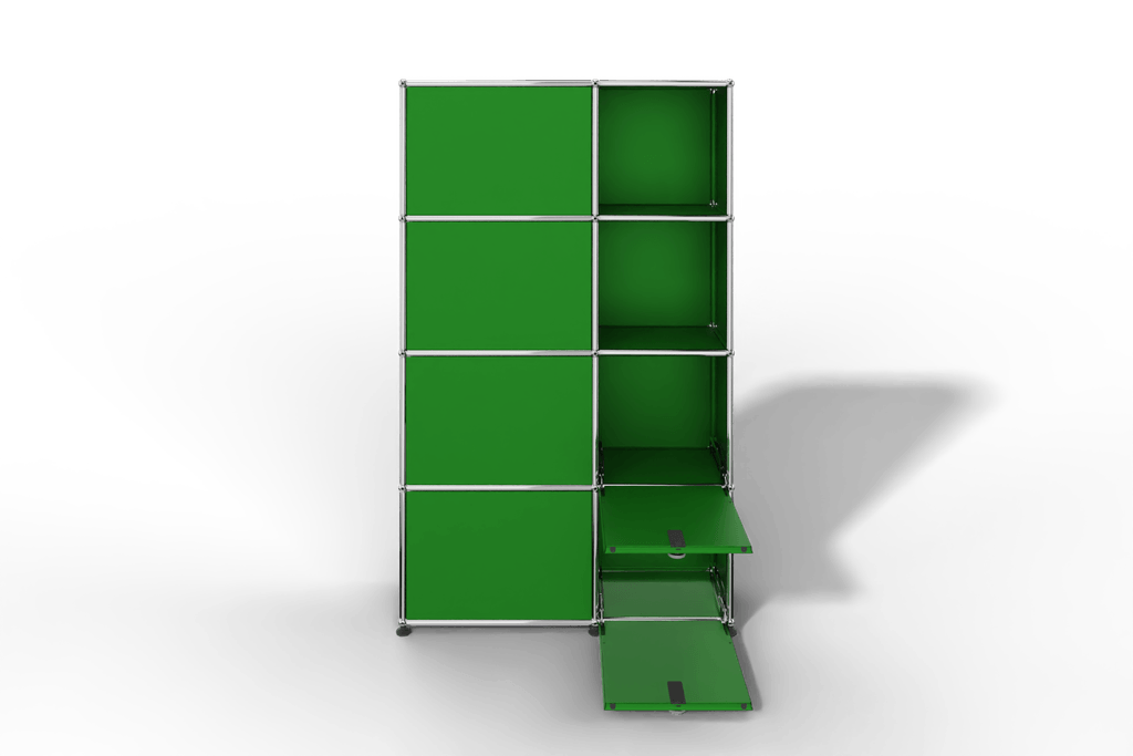 Seitlich geöffnete Garderobe mit Fächern und Klapptüren Produktbild