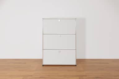 Original USM Haller Highboard mit 3 Klapptüren in reinweiß Produktbild
