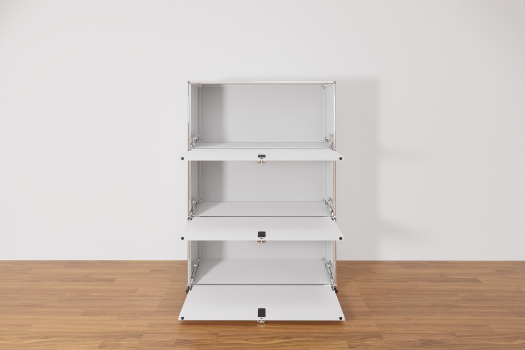 Original USM Haller Highboard mit 3 Klapptüren in reinweiß Produktbild