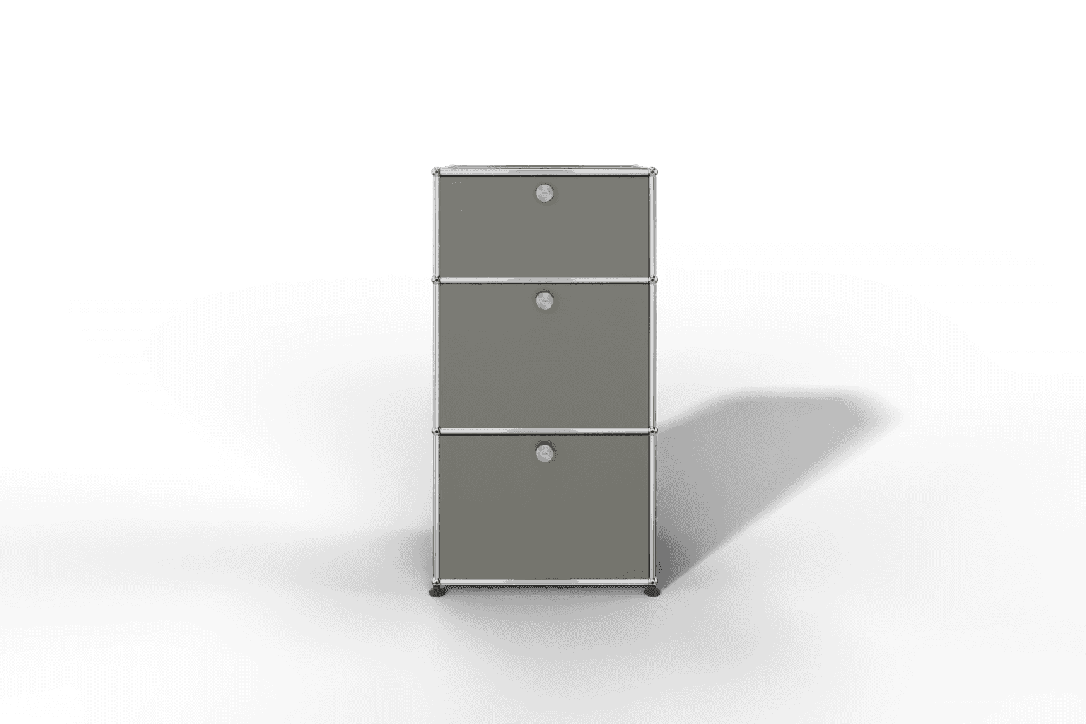 USM Haller schmales Highboard mit 3 Klapptüren. Produktbild