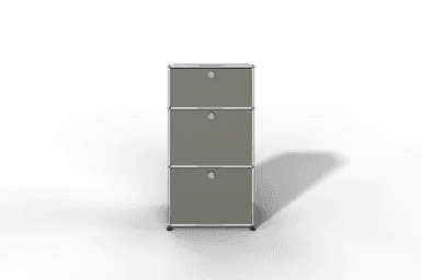 USM Haller schmales Highboard mit 3 Klapptüren. Produktbild