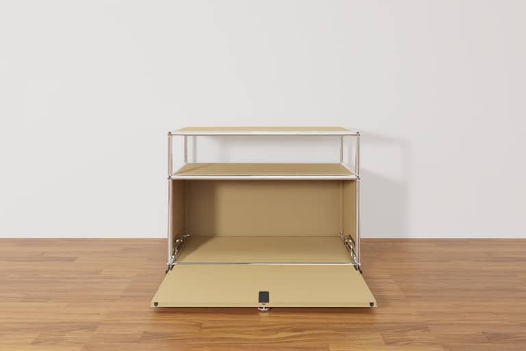USM Haller Lowboard mit zusätzlicher Ebene in Beige, Ausstellungsstück Produktbild