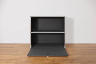 Original USM Haller Sideboard mit einer Klapptüre Produktbild