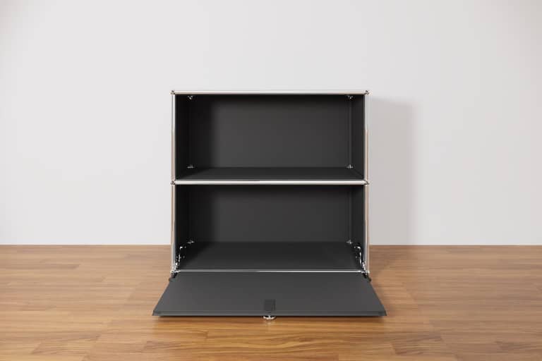Original USM Haller Sideboard mit einer Klapptüre Produktbild