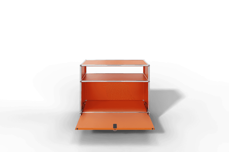 USM Haller Sideboard auf Sockel mit einer Klapptüre Produktbild