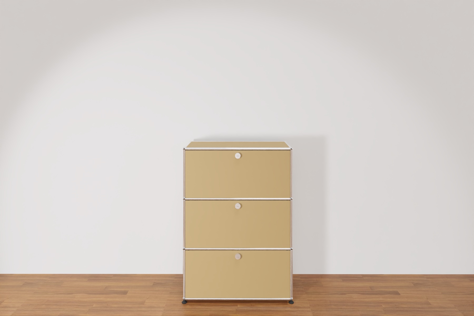 USM Haller Highboard in Beige mit 3 Klapptüren, Ausstellungsstück Produktbild