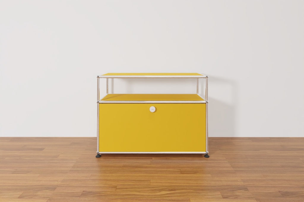 USM Haller Lowboard mit zusätzlicher Ebene in Goldgelb, Ausstellungsstück