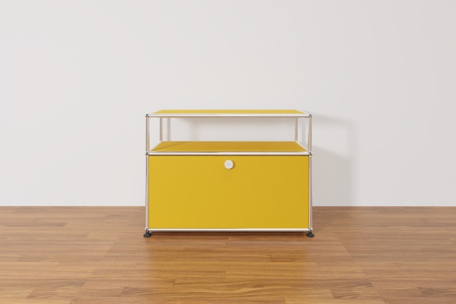 USM Haller Lowboard mit zusätzlicher Ebene in Goldgelb, Ausstellungsstück